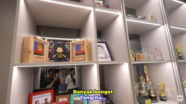 10 Potret Mewahnya Rumah Baru Jerome Poline, Kamar Tidur Idaman Banget, Bak Hotel Bintang Lima