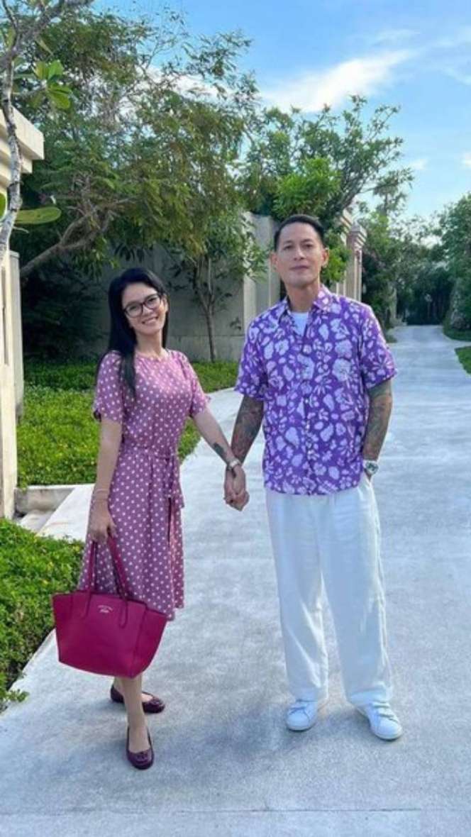 Potret Bucin Chef Juna Bersama Pacar Barunya, Beda Usia 15 Tahun