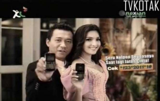 9 Potret Lawas Artis Saat Jadi Bintang Iklan HP, Penampilan Syahrini Masih Jadul Banget, Pangling!