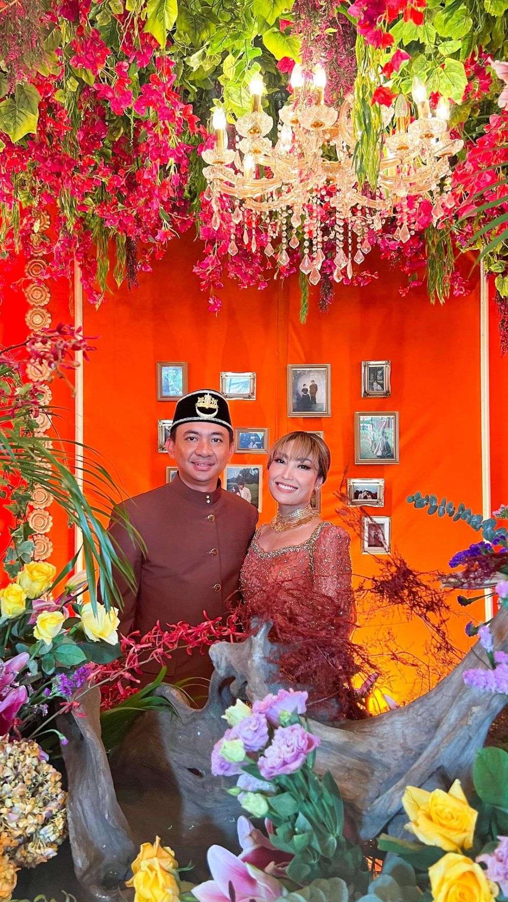 8 Seleb Ini Ternyata Menikah dengan Teman Masa Kecil, Ada yang Sudah Pacaran 12 Tahun!