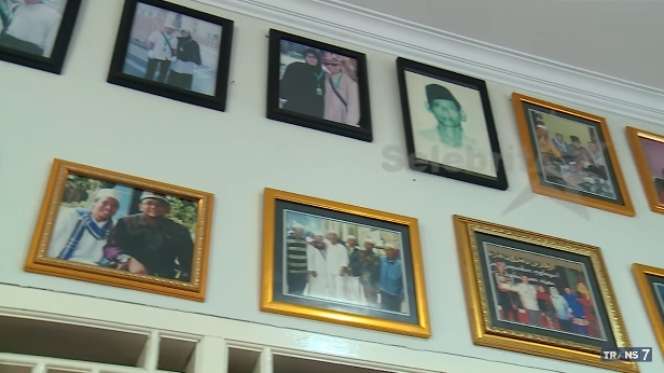 10 Adu Mewah Rumah Mandra VS Mastur, Bak Bumi dan Langit, Sang Adik Kini Jadi Penjual Dodol!