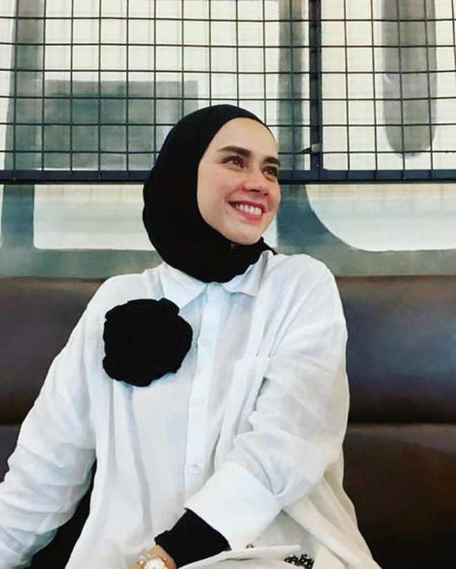 Potret Ranee Kakak Indra Bruggman yang Luput dari Sorotan, Paras Cantiknya Bule Banget! 
