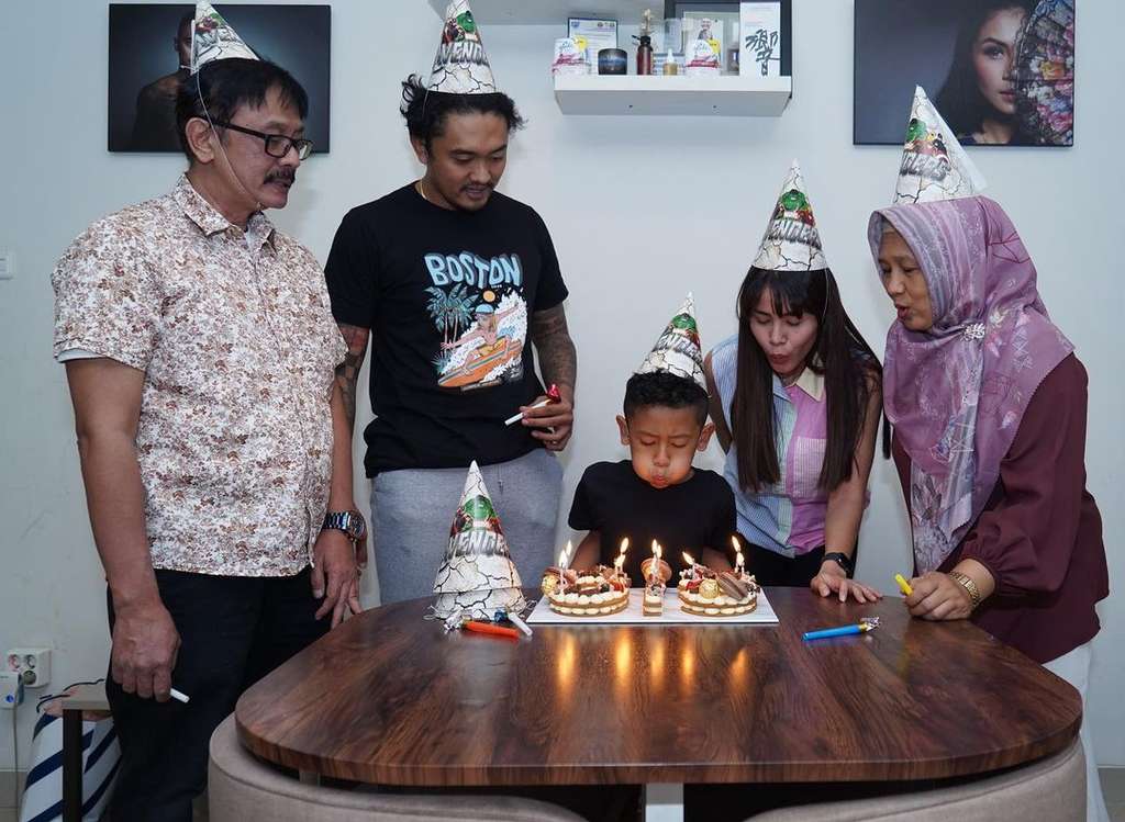 10 Adu Mewah Rumah Uus VS Arie Kriting, Sama-Sama Masih Ngontrak, Ternyata Bak Langit dan Bumi