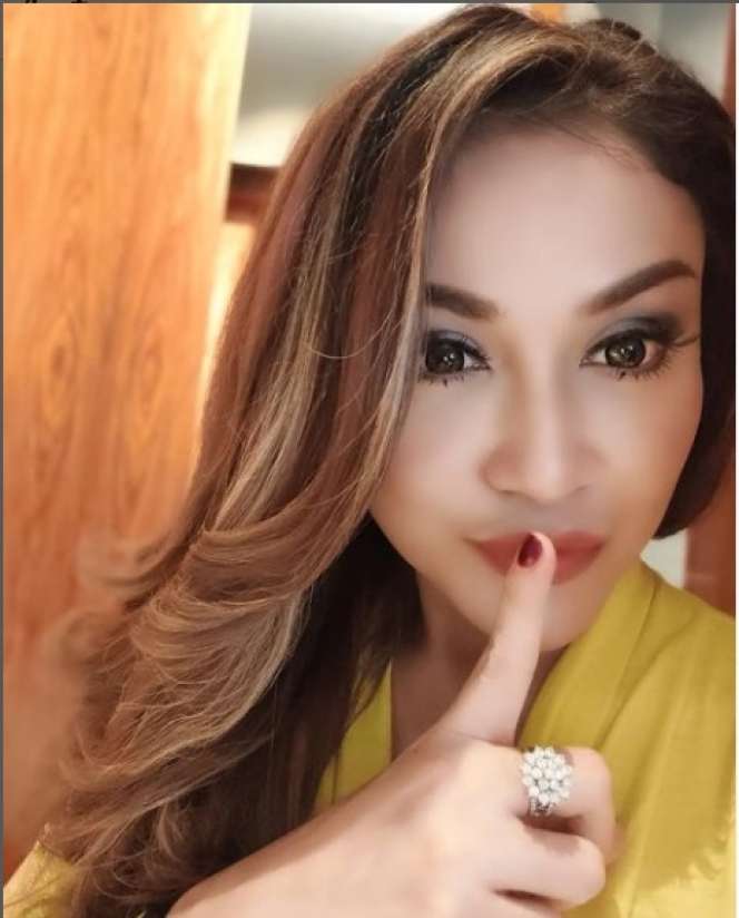 Masih Ingat Virnie Ismail? Lama Tak Ada Kabar, Kini Penampilannya Bikin Pangling, Cantiknya Kebangetan!