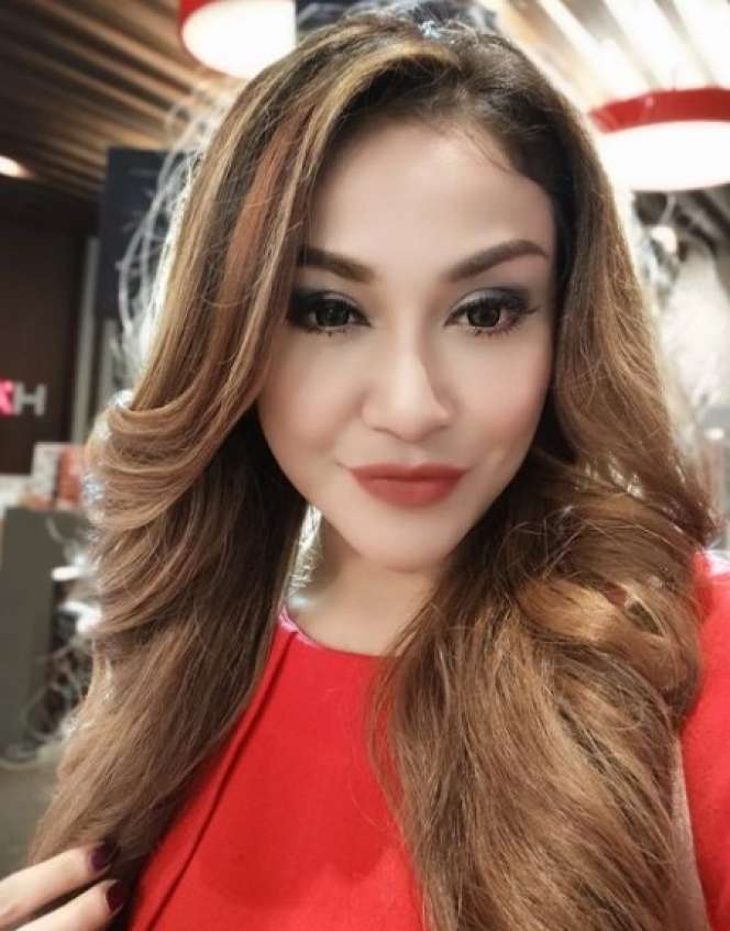 Masih Ingat Virnie Ismail? Lama Tak Ada Kabar, Kini Penampilannya Bikin Pangling, Cantiknya Kebangetan!