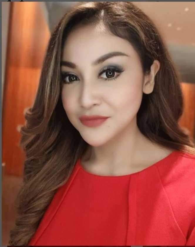 Masih Ingat Virnie Ismail? Lama Tak Ada Kabar, Kini Penampilannya Bikin Pangling, Cantiknya Kebangetan!