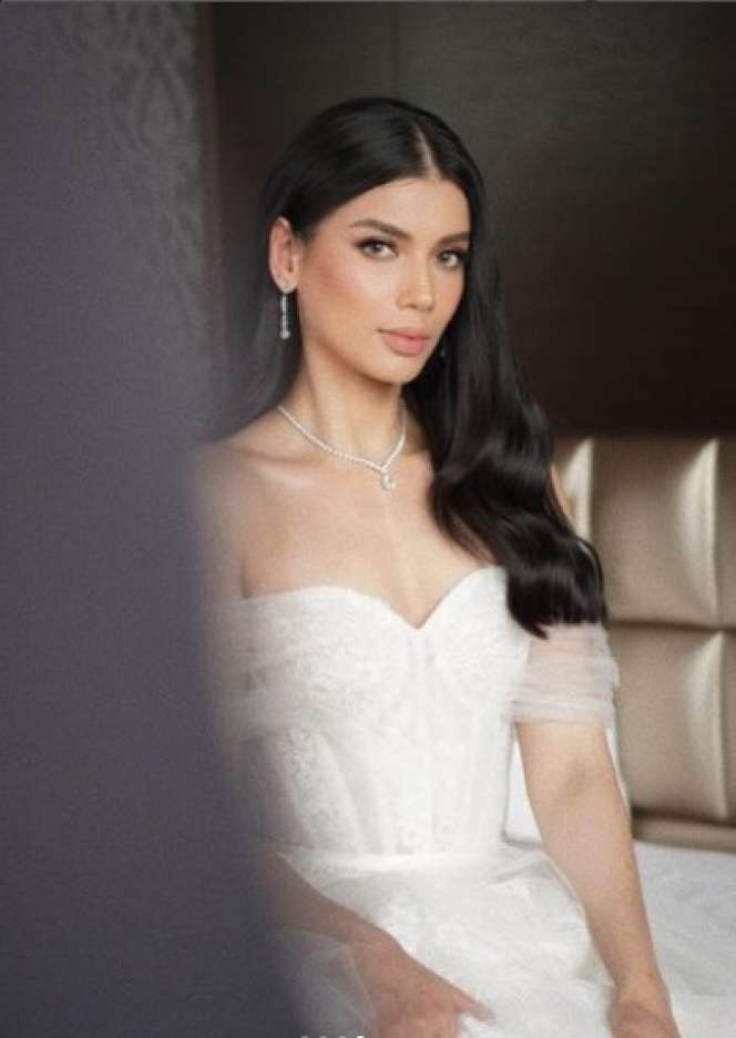 7 Potret Cantik Sabrina Chairunnisa di Hari Pernikahan, Gaun dan Riasannya Bikin Pangling!