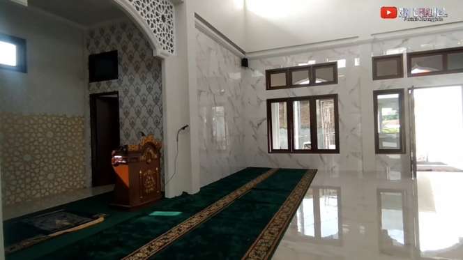 10 Potret Megahnya Masjid PO Haryanto ‘Si Raja Bus Asal Kudus’, Bentuk Kubahnya Bikin Melongo!