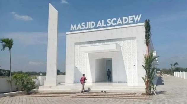 4 Seleb Bangun Masjid dengan Uang Pribadi, Desainnya Megah dan Mewah Banget!