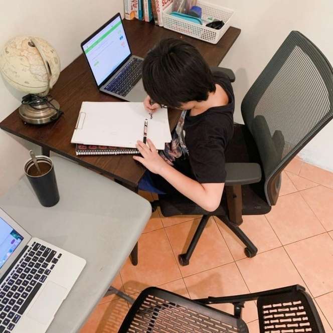 10 Adu Mewah Rumah Duta VS Eross Sheila on 7, Bak Bumi dan Langit, Lebih Tajir Sang Gitaris?