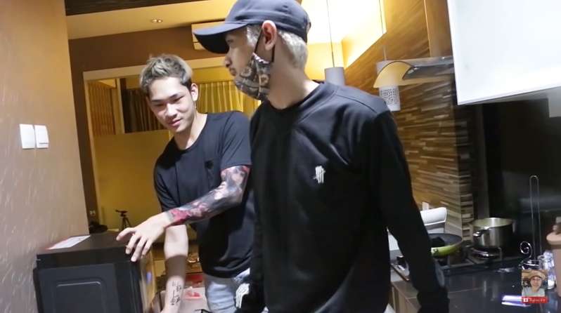 10 Potret Apartemen Ferdian Paleka yang Viral Prank Sampah, Terciduk Ada Sabun Bolong!