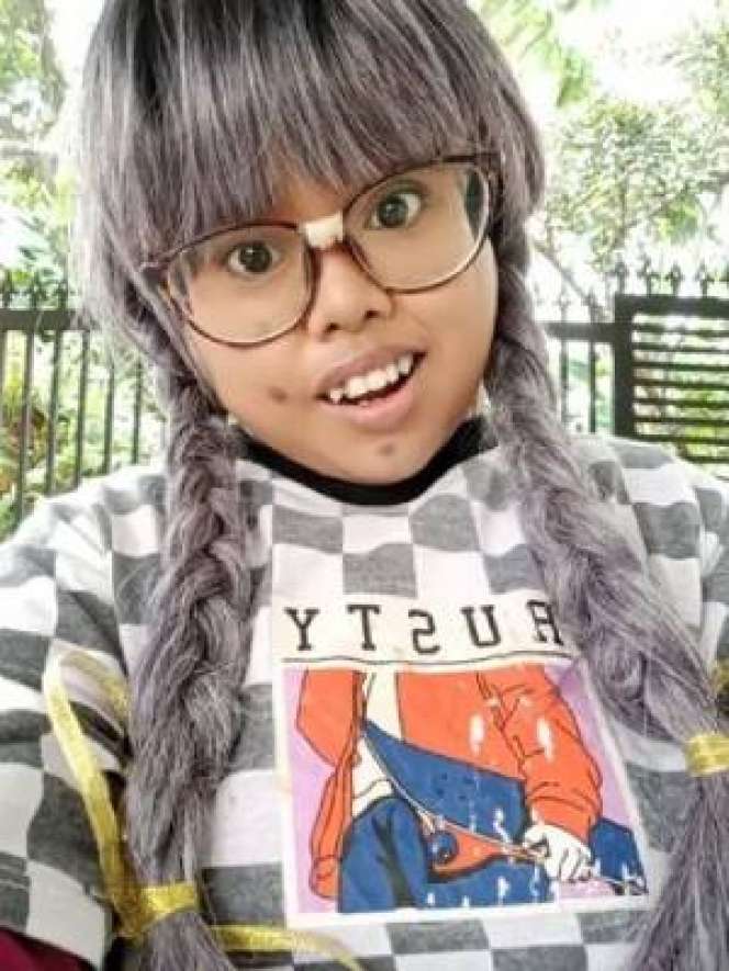 Potret Kekeyi Bertransformasi Jadi 'Cewek Culun'
