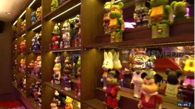10 Potret Uniknya Rumah Crazy Rich Maliki Andrizal, Bak Miniatur Dunia Robot, Ada Timezone Pribadi!