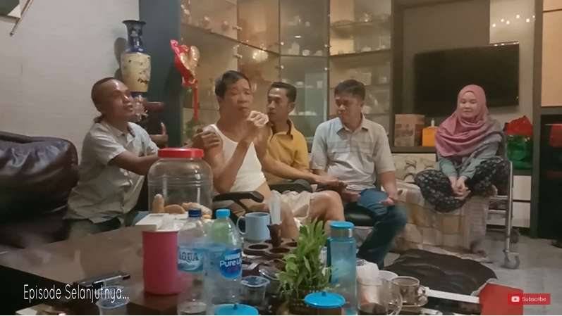 10 Potret Rumah Anton Medan ‘Mantan Mafia’ yang Paling Ditakuti, Bikin Tajub, Punya Masjid & Ponpes Super Megah!