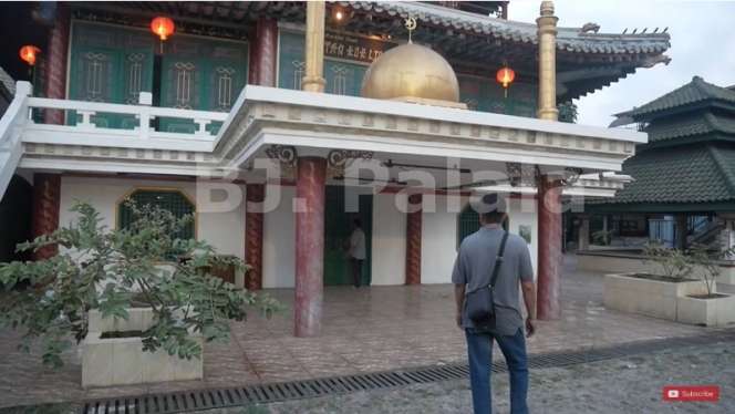 10 Potret Rumah Anton Medan ‘Mantan Mafia’ yang Paling Ditakuti, Bikin Tajub, Punya Masjid & Ponpes Super Megah!