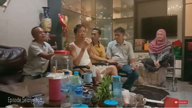 10 Potret Rumah Anton Medan ‘Mantan Mafia’ yang Paling Ditakuti, Bikin Tajub, Punya Masjid & Ponpes Super Megah!