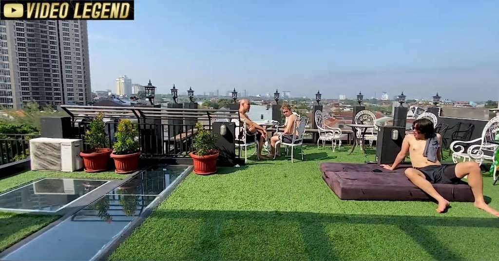 12 Potret Rooftop Rumah Artis Paling Mewah, Rachel Vennya Ada Kolam Renang Tembus Pandang!