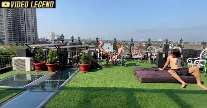 12 Potret Rooftop Rumah Artis Paling Mewah, Rachel Vennya Ada Kolam Renang Tembus Pandang!