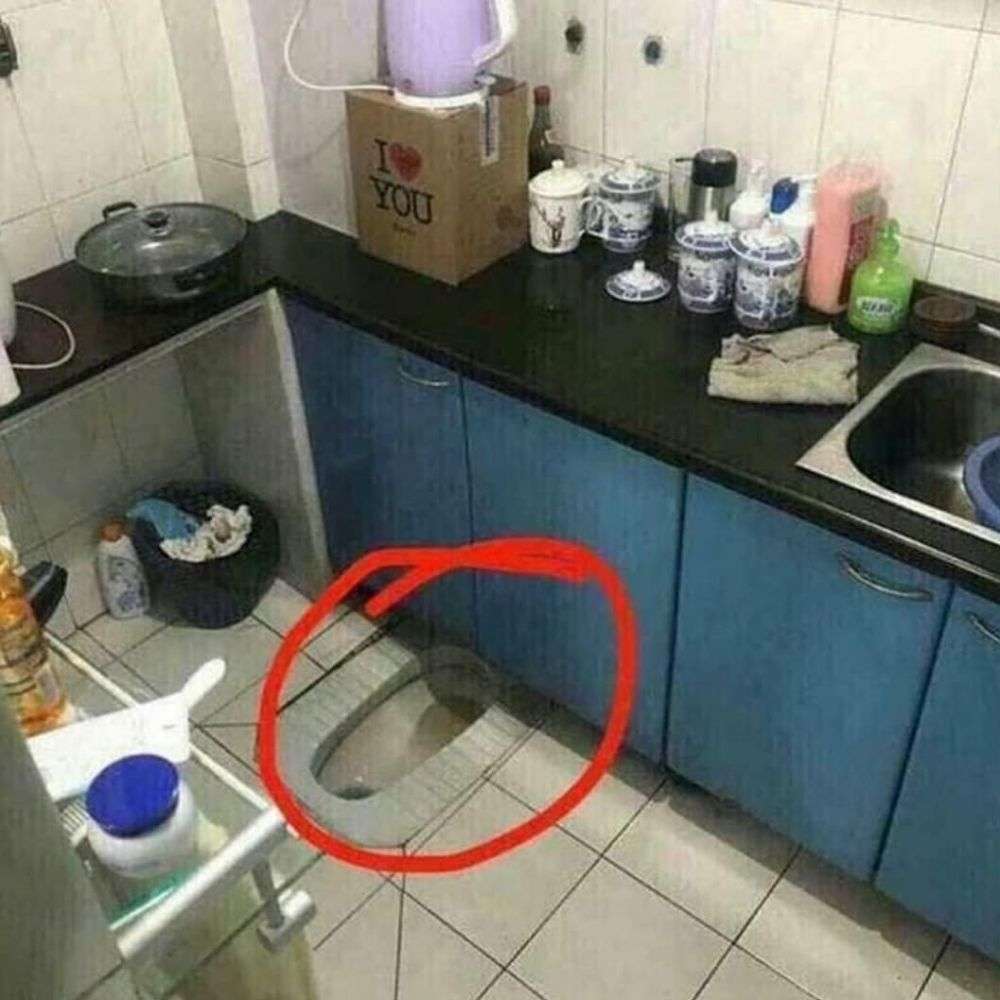 10 Potret Toilet Nyeleneh di Tempat Tak Biasa, Bikin Mikir Dua Kali!