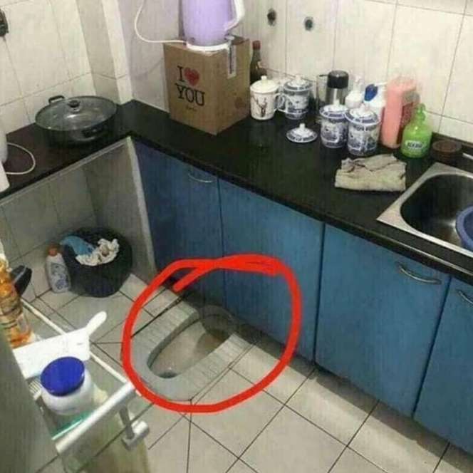 10 Potret Toilet Nyeleneh di Tempat Tak Biasa, Bikin Mikir Dua Kali!