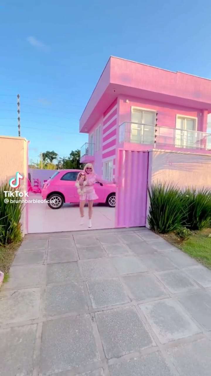 10 Potret Rumah Wanita Penggemar Barbie, Bak Istana Dongeng di Dunia Nyata!