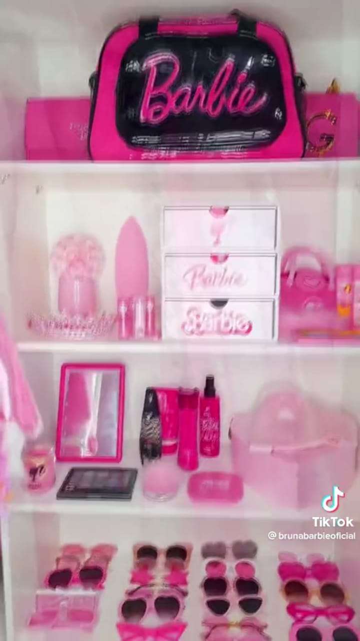 10 Potret Rumah Wanita Penggemar Barbie, Bak Istana Dongeng di Dunia Nyata!