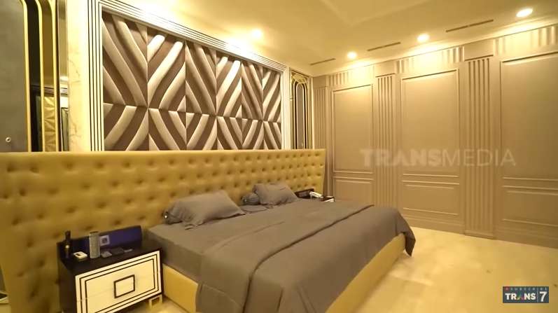 12 Potret Rumah Renny Angesti, ‘Kurator Fashion’ Para Artis Ternama, Ada Mall di Dalamnya! 