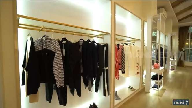 12 Potret Rumah Renny Angesti, ‘Kurator Fashion’ Para Artis Ternama, Ada Mall di Dalamnya! 
