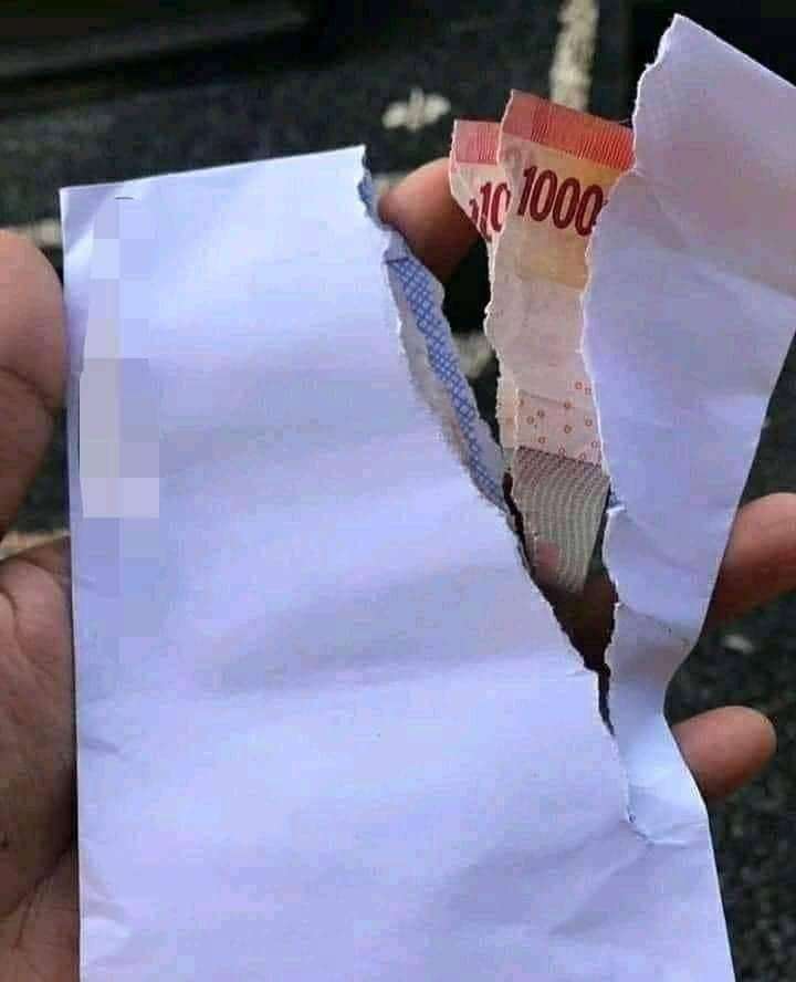 10 Momen Apes Saat Uang Sobek, Endingnya Bikin Nyesek!