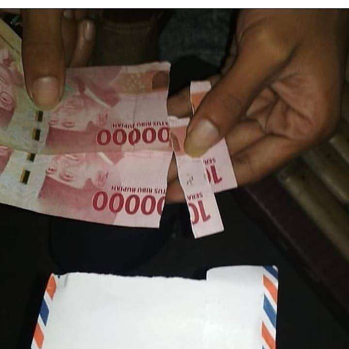 10 Momen Apes Saat Uang Sobek, Endingnya Bikin Nyesek!