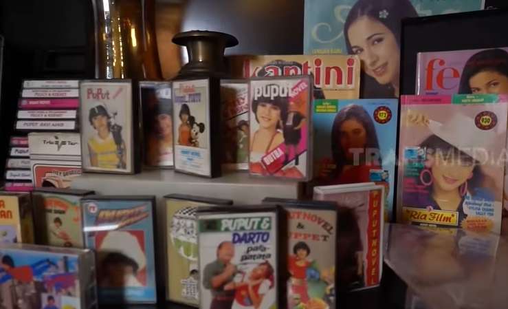 Potret Rumah Mewah Puput Novel, Serba Emas Banyak Barang Antik