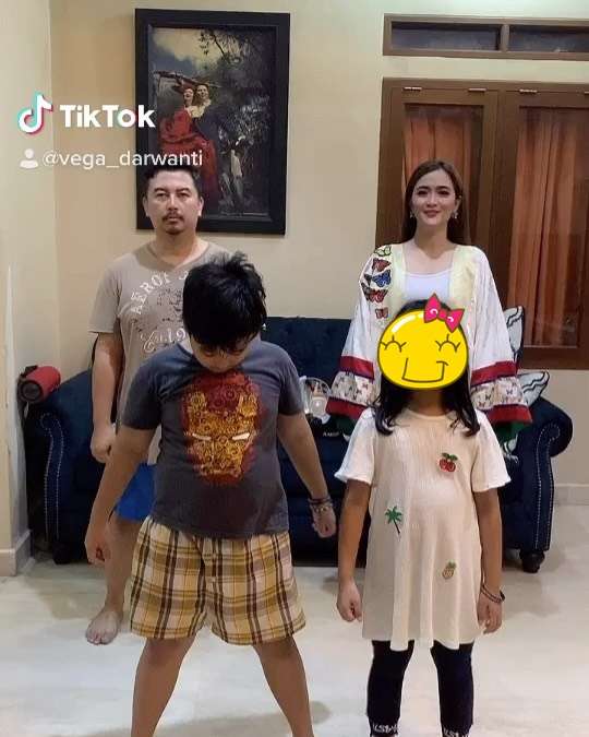 10 Potret Rumah Mewah Presenter Vega Darmawati, Suami Ternyata Bukan Orang Sembarangan!