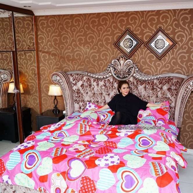 10 Potret Rumah Mewah Presenter Vega Darmawati, Suami Ternyata Bukan Orang Sembarangan!