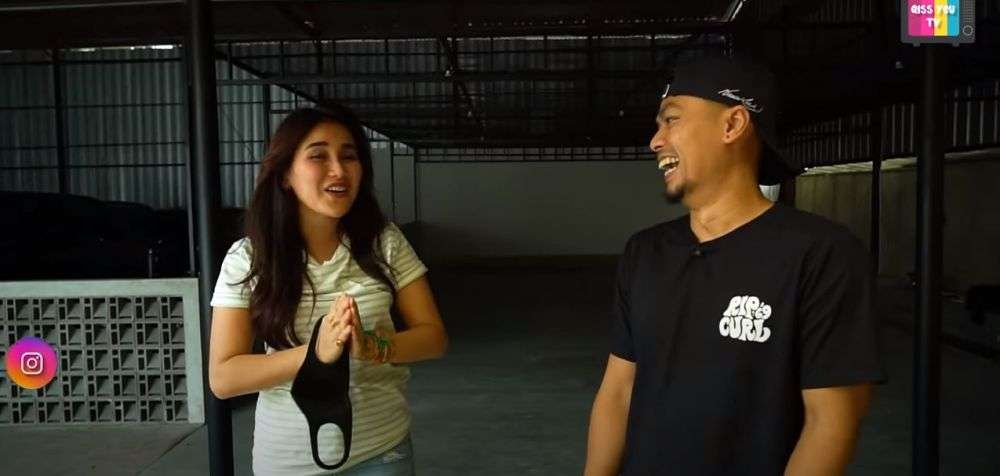 10 Potret Cafe ‘De Halu’ Milik Ayu Ting Ting, Ada Mural Karya Wendy Cagur, Keren Abis!