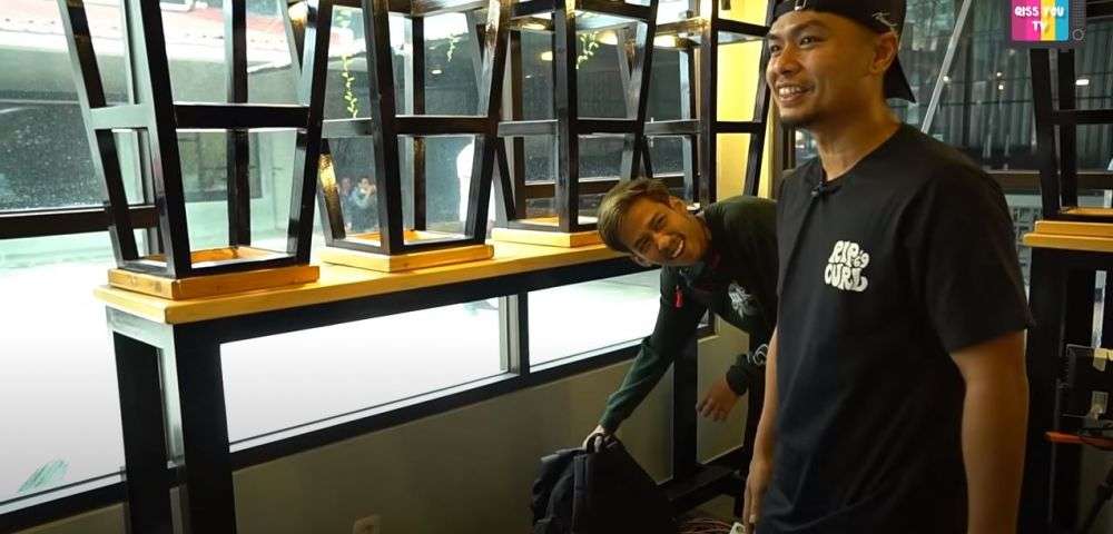 10 Potret Cafe ‘De Halu’ Milik Ayu Ting Ting, Ada Mural Karya Wendy Cagur, Keren Abis!