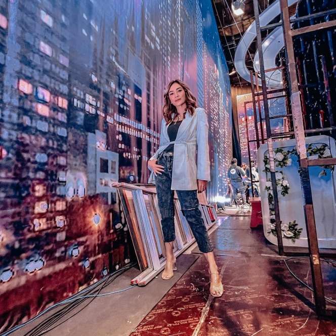 Potret Terbaru Masayu Anastasia, Single Mom Kece!