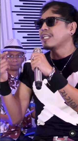 Masih Ingat Ian Kasela? Dulu Vokalis Grup Band Terkenal, Sempat Terpuruk & Jual Kaca Mata Demi Makan, Begini Nasibnya Sekarang