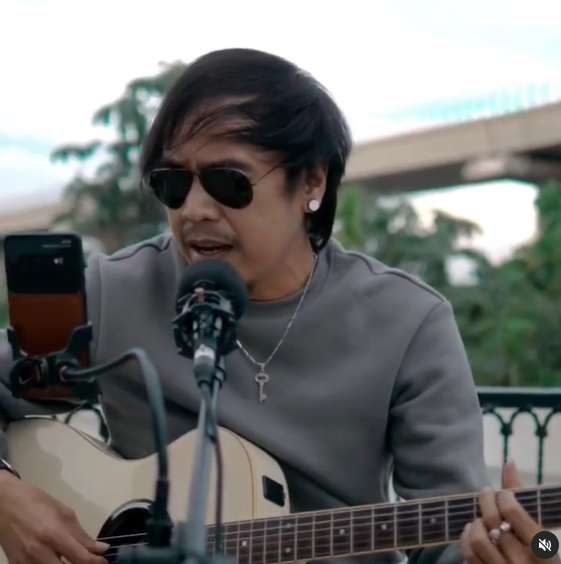 Masih Ingat Ian Kasela? Dulu Vokalis Grup Band Terkenal, Sempat Terpuruk & Jual Kaca Mata Demi Makan, Begini Nasibnya Sekarang