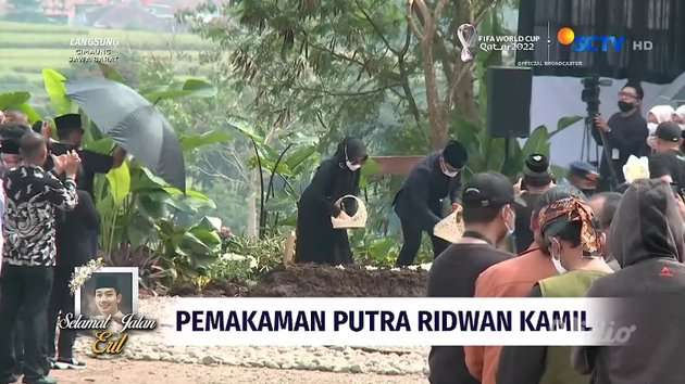 Potret Suasana Pemakaman Eril, Ridwan Kamil dan Atalia Tegar Melepas Kepergian Sang Putra