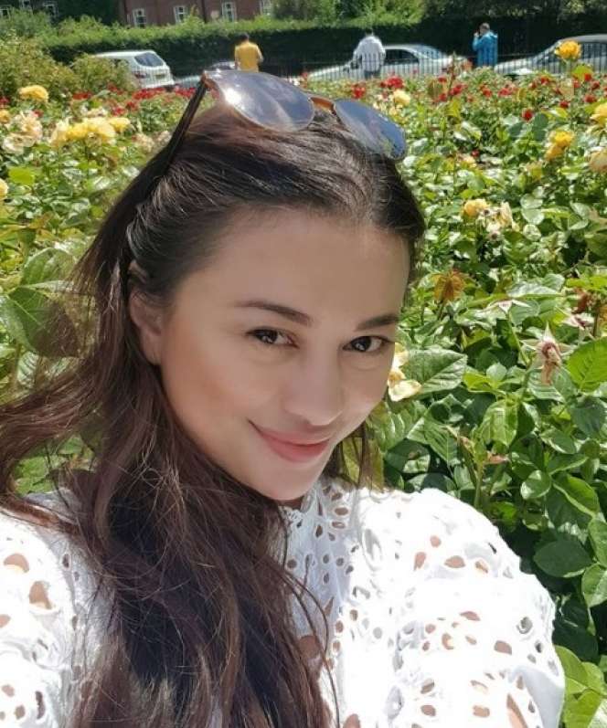 Masih Ingat Angie ‘Virgin’? Begini Kabarnya usai Tak Lagi Tinggal di Indonesia, Nasibnya Berubah Drastis!