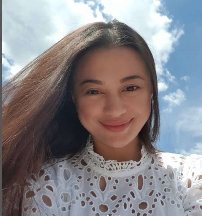 Masih Ingat Angie ‘Virgin’? Begini Kabarnya usai Tak Lagi Tinggal di Indonesia, Nasibnya Berubah Drastis!