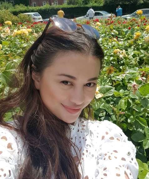 Masih Ingat Angie ‘Virgin’? Begini Kabarnya usai Tak Lagi Tinggal di Indonesia, Nasibnya Berubah Drastis!