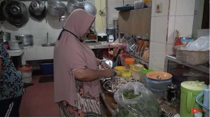 8 Potret Rumah Dukun Ningsih Tinampi yang Viral Ngaku Bisa Panggil Nabi & Malaikat, Ternyata di Luar Dugaan!