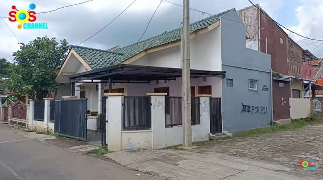 10 Potret Rumah Pertama Sule Sebelum Sukses, di Gang Senggol, Bak Bumi Langit dengan Huniannya Sekarang!