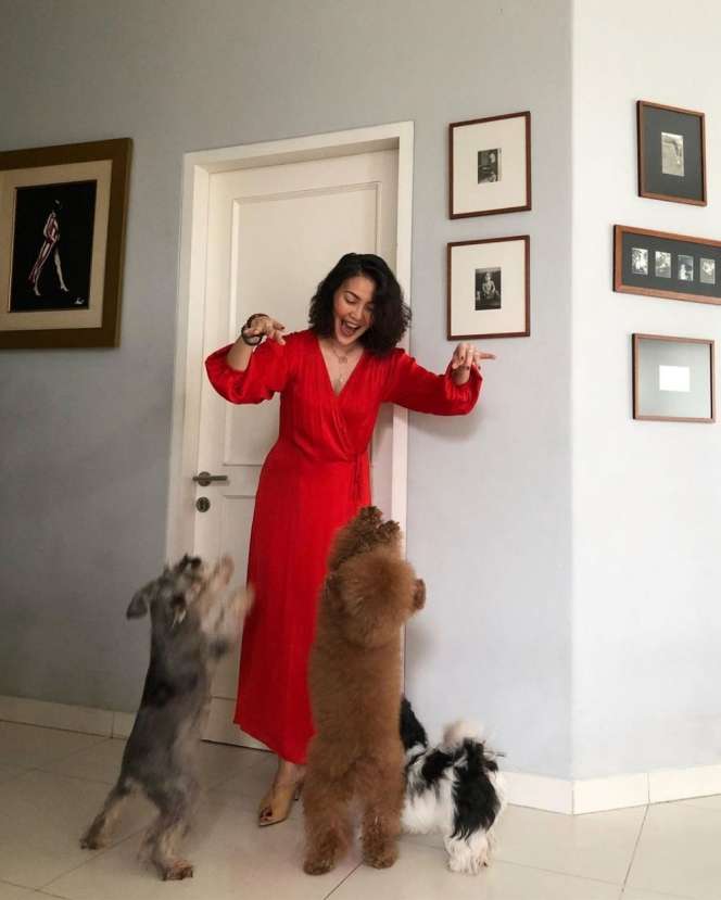 10 Potret Rumah Becky Tumewu, Dulu Presenter Kini Jadi ‘Sultan’, Penuh Tanaman Mahal!