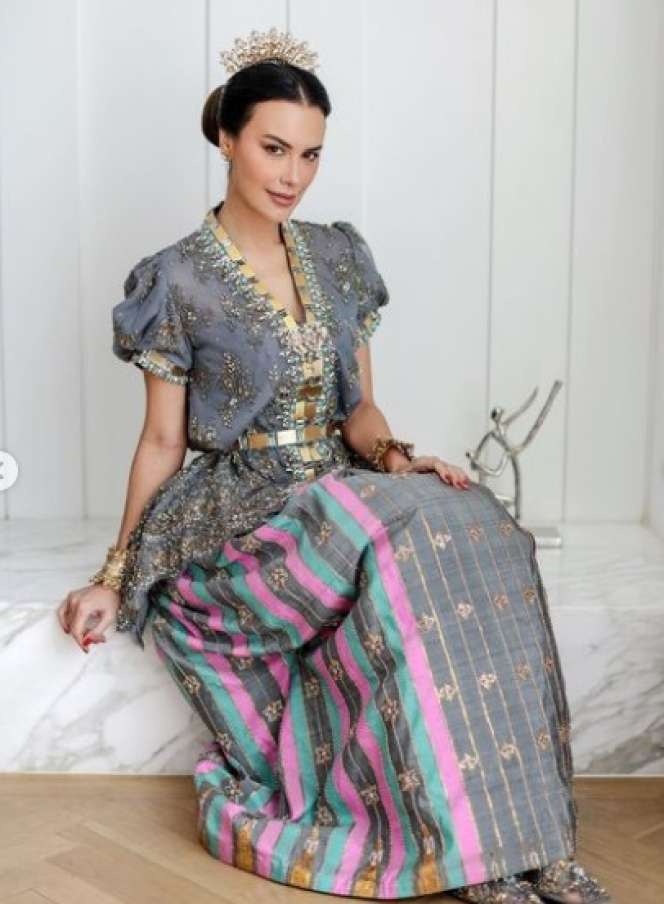Inilah Sumber `Pabrik Duit` Sophia Latjuba, Ternyata Nggak Punya Rumah!
