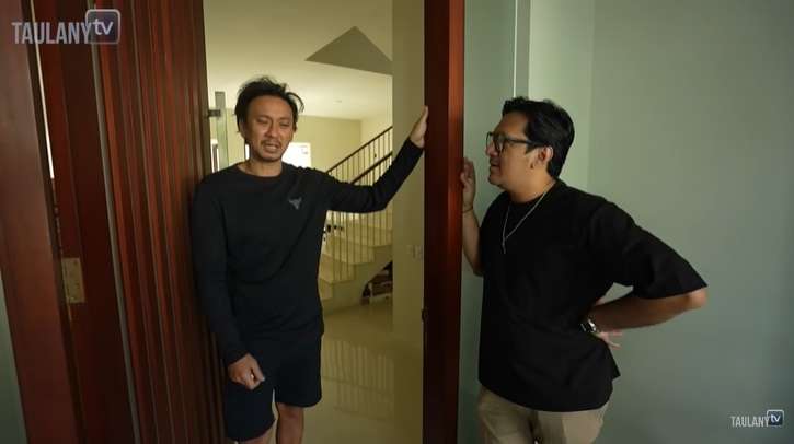 8 Potret Studio Vincent Rompies yang Jarang Tersorot, Isinya Bikin Heboh!