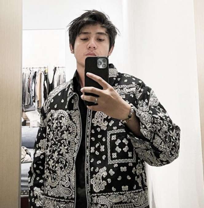 Jadi Anak Pesantren, Pesona Arbani Yasiz Bikin Meleleh