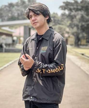 Jadi Anak Pesantren, Pesona Arbani Yasiz Bikin Meleleh