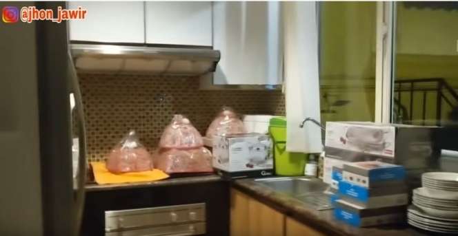 10 Adu Mewah Rumah Komeng VS Adul, Kondisinya Jauh Berbeda, Bak Langit dan Bumi!